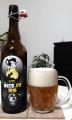 Nachmelena opice - White IPA 14°, White IPA lahev a sklenice